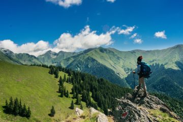 ekologické-destinace-turista-v-horach